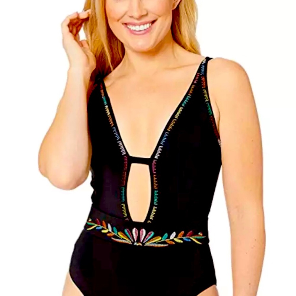 NWT Soluna Size Large Radiant Plunge Swim Suit